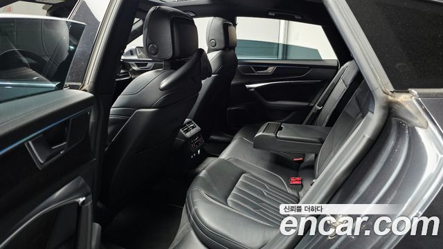 Audi A7 2020 — photo 24