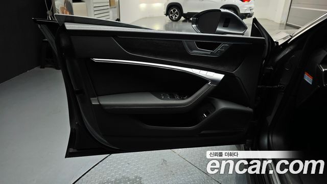Audi A7 2020 — photo 14