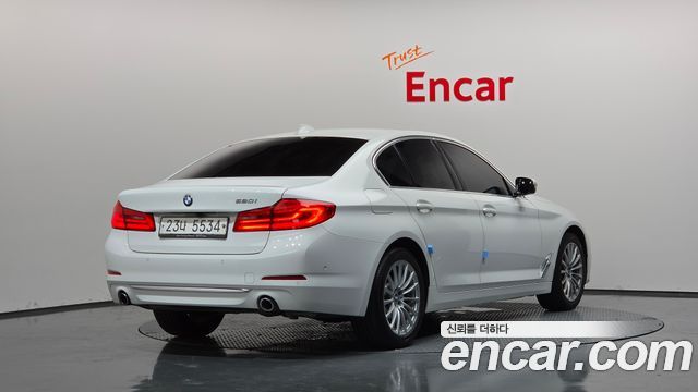 BMW 5-Series 2019 — photo 2