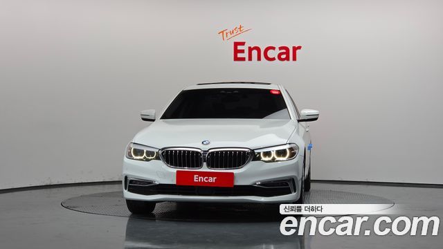 BMW 5-Series 2019 — photo 3
