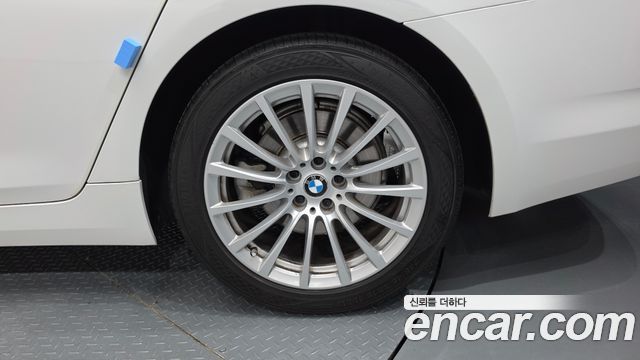BMW 5-Series 2019 — photo 7