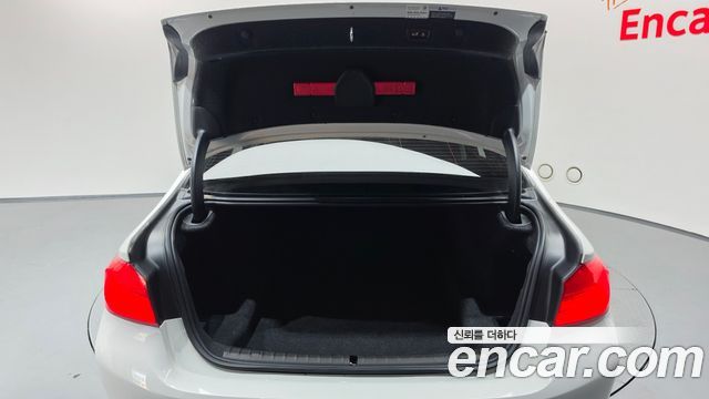 BMW 5-Series 2019 — photo 27