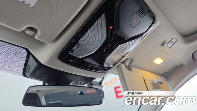 BMW 5-Series 2019 — photo 28
