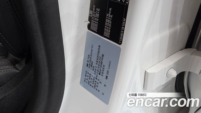 BMW 5-Series 2019 — photo 29