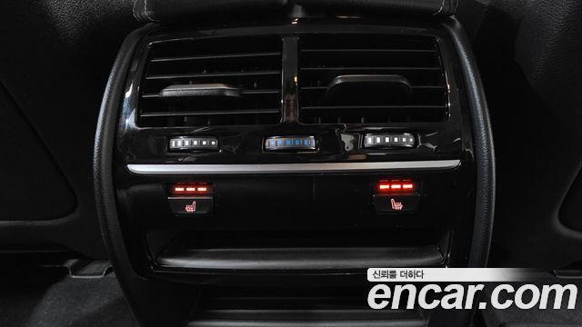 BMW 5-Series 2019 — photo 37