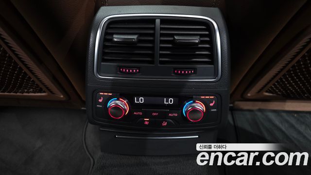 Audi A6 2012 — photo 18