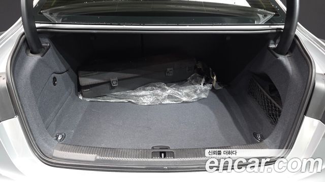 Audi A6 2012 — photo 20