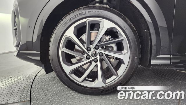 Audi Q5 2025 — photo 5