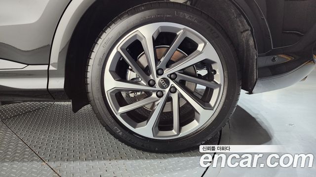 Audi Q5 2025 — photo 7