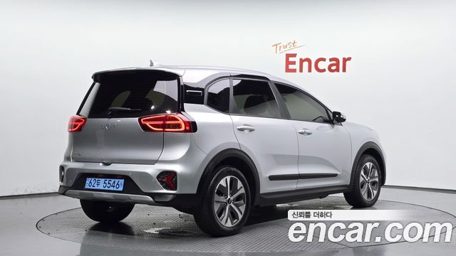 Kia Niro 2023 — photo 2