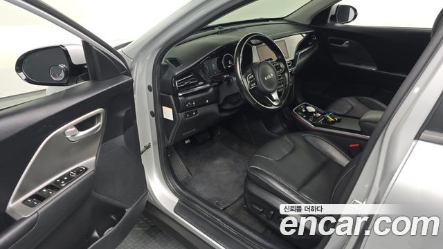 Kia Niro 2023 — photo 13