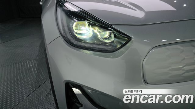 Kia Niro 2023 — photo 8
