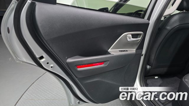 Kia Niro 2023 — photo 15