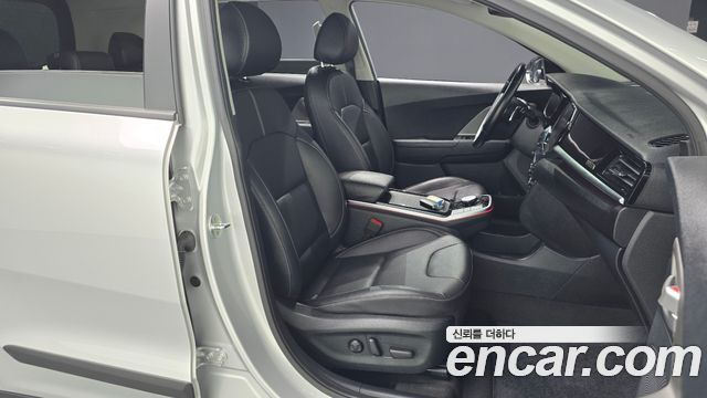 Kia Niro 2023 — photo 16