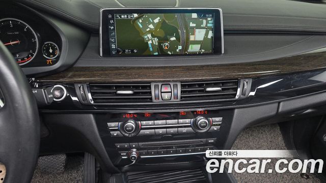 BMW X6 2017 — photo 22