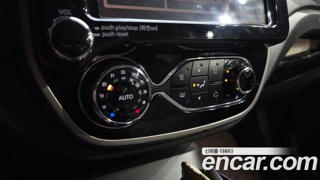 Renault Korea QM3 2017 — photo 33