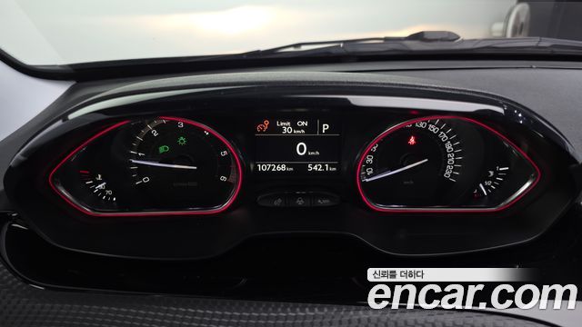 Peugeot 2008 2019 — photo 8