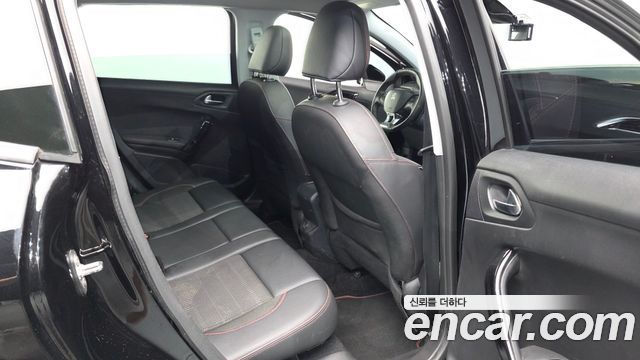 Peugeot 2008 2019 — photo 12