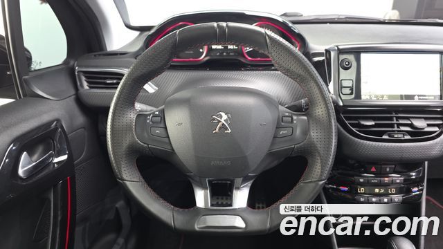 Peugeot 2008 2019 — photo 13