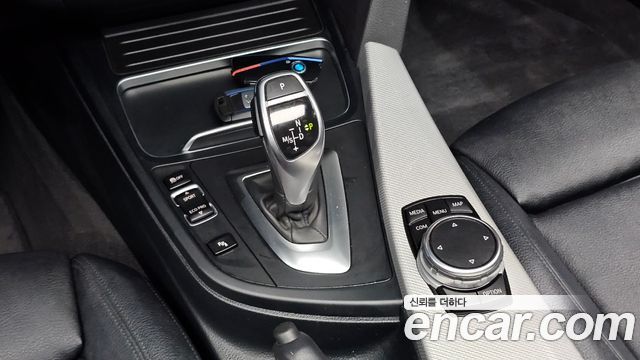 BMW 3-Series 2017 — photo 12