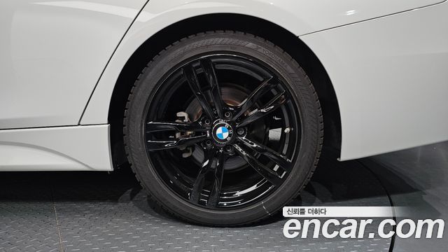 BMW 3-Series 2017 — photo 7
