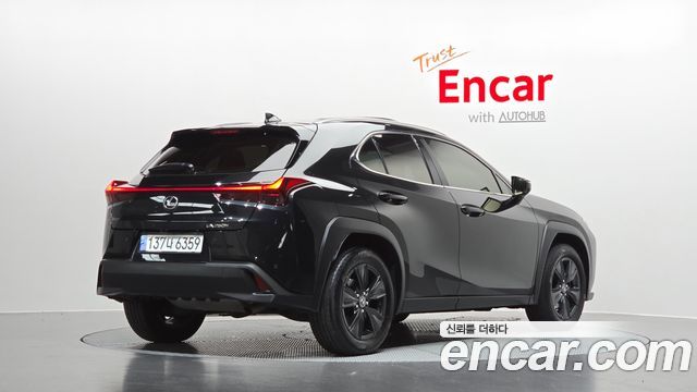 Lexus UX 2024 — photo 2