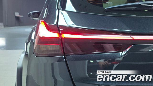 Lexus UX 2024 — photo 9