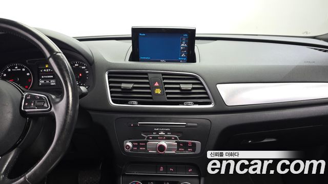 Audi Q3 2016 — photo 14