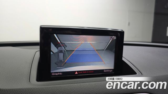 Audi Q3 2016 — photo 15