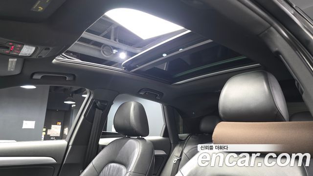 Audi Q3 2016 — photo 16