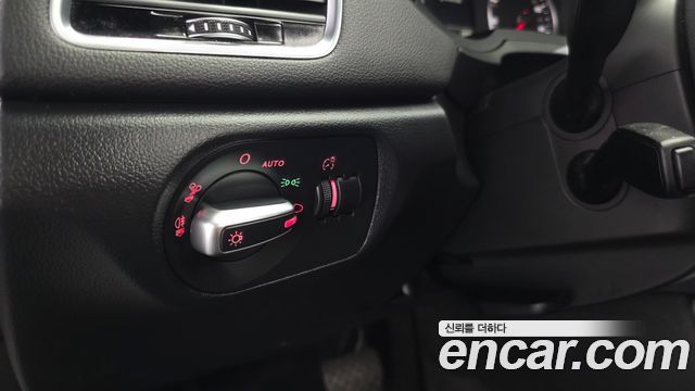 Audi Q3 2016 — photo 19