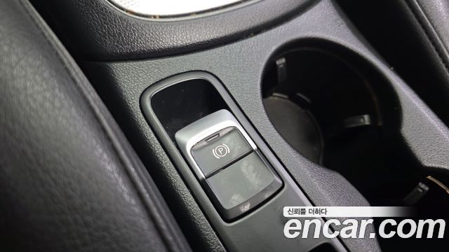 Audi Q3 2016 — photo 20