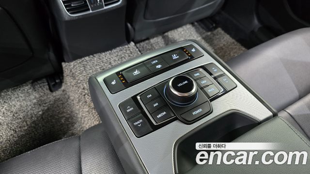 Genesis G80 2019 — photo 20