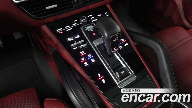 Porsche Cayenne 2020 — photo 9
