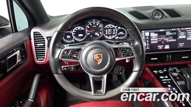 Porsche Cayenne 2020 — photo 13