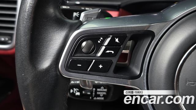 Porsche Cayenne 2020 — photo 17