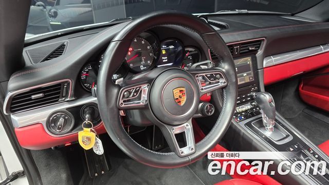 Porsche 911 2017 — photo 13