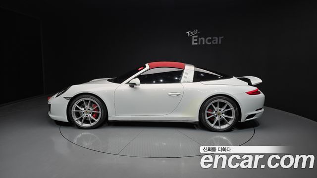 Porsche 911 2017 — photo 20
