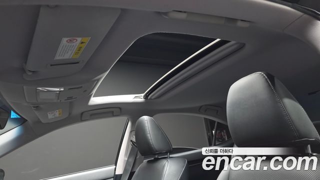 Lexus ES 2016 — photo 17