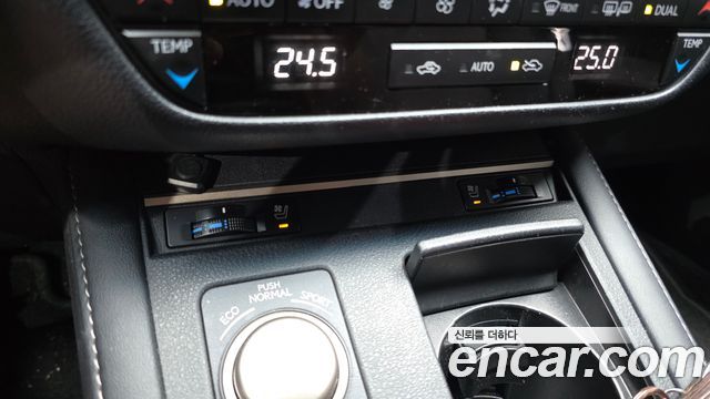 Lexus ES 2016 — photo 19