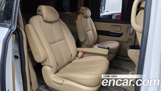 Kia Canival 2019 — photo 17