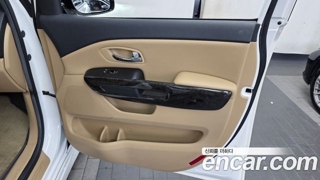 Kia Canival 2019 — photo 15
