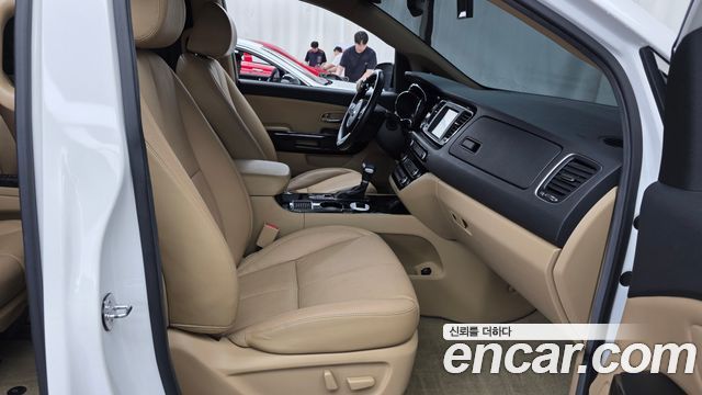 Kia Canival 2019 — photo 16