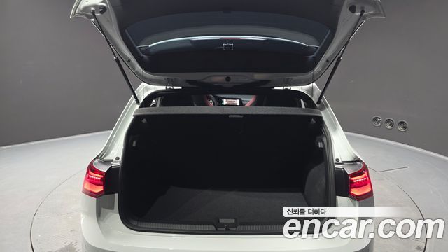 Volkswagen Golf 2024 — photo 20