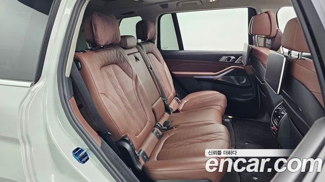 BMW X7 2021 — photo 17