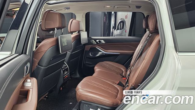 BMW X7 2021 — photo 18