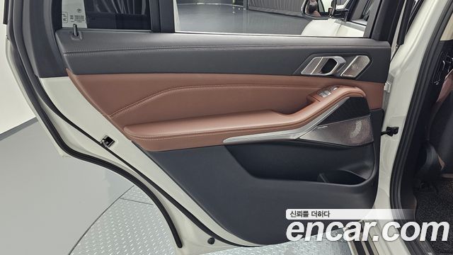 BMW X7 2021 — photo 15