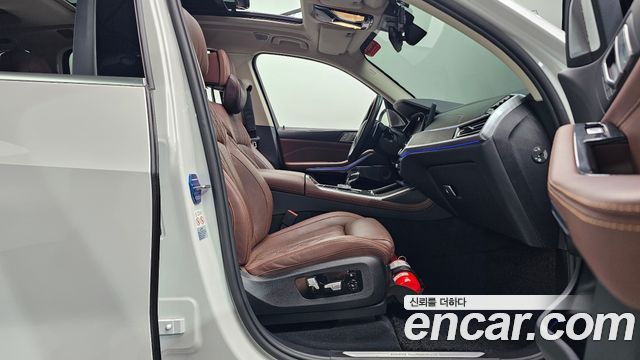 BMW X7 2021 — photo 16