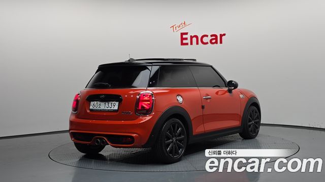 Mini Cooper 2019 — photo 2