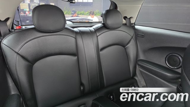 Mini Cooper 2019 — photo 17